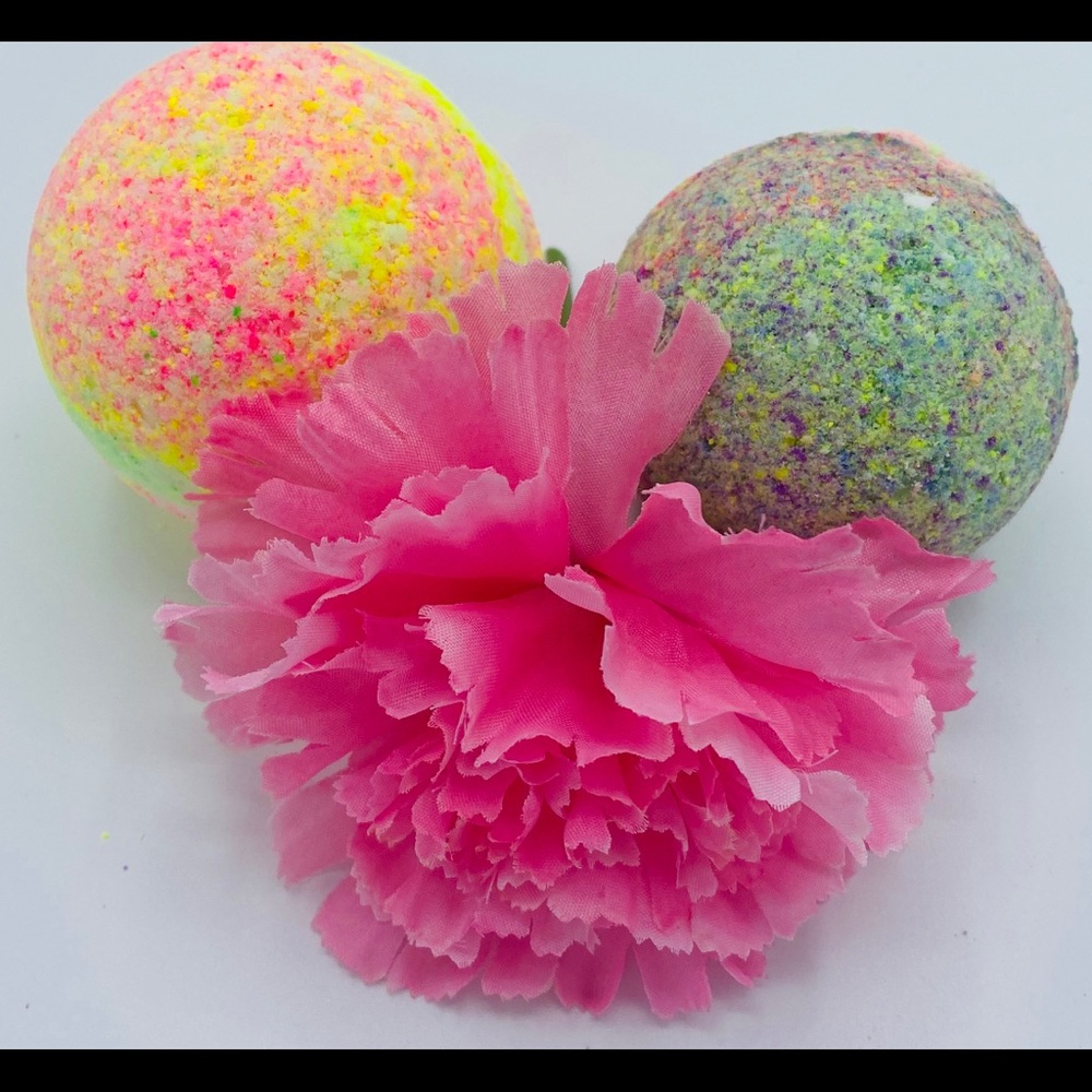 Bath bombs & lip scrubs
